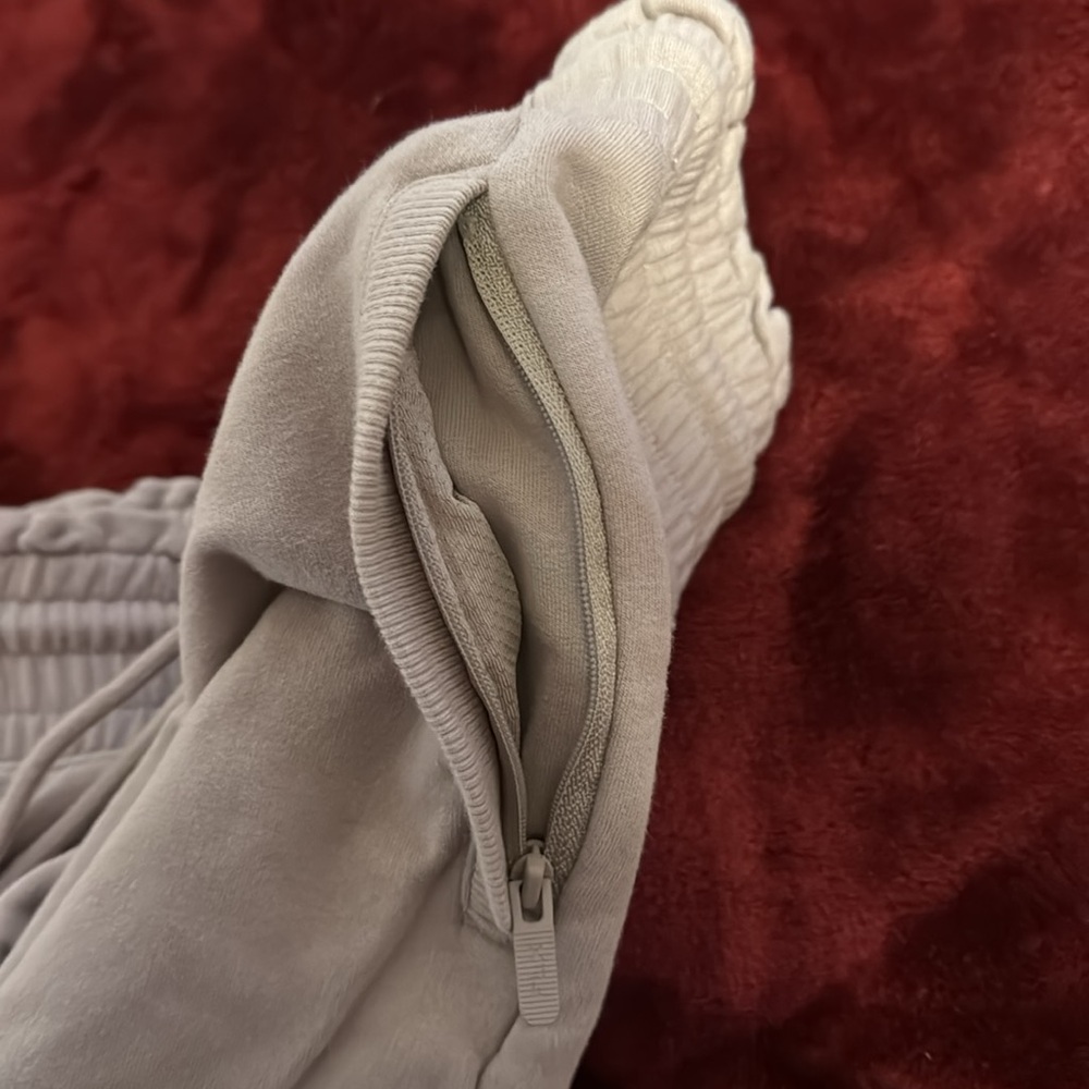 Sweatpants and Hoodie Set - Picture 6 of 9